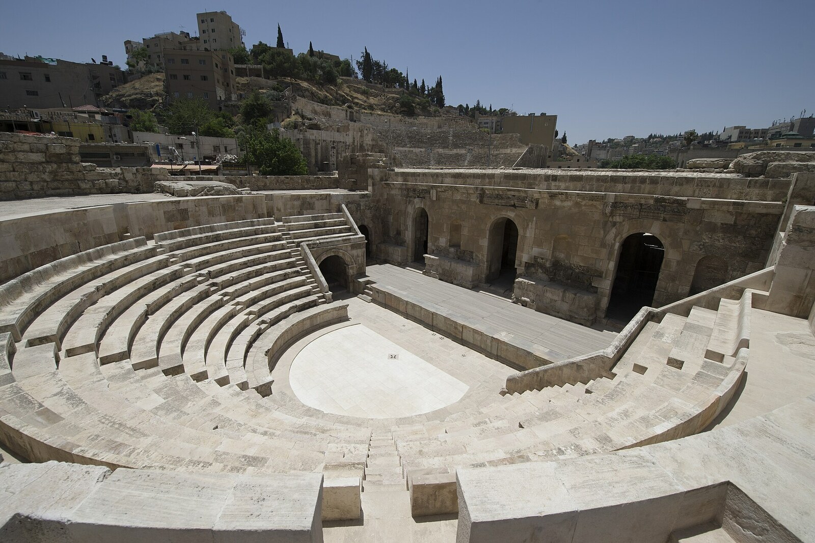 Le petit odéon d’Amman semi-circulaire au centre d’Amman.