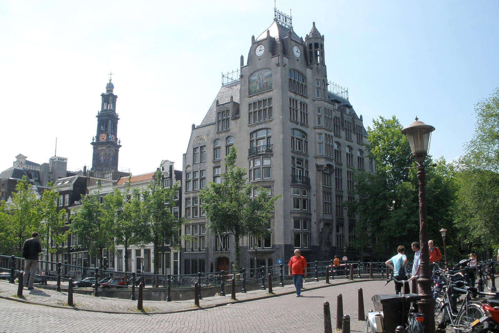 Keizersgracht and Astoria: a stop on the Amsterdam canal ring walk.
