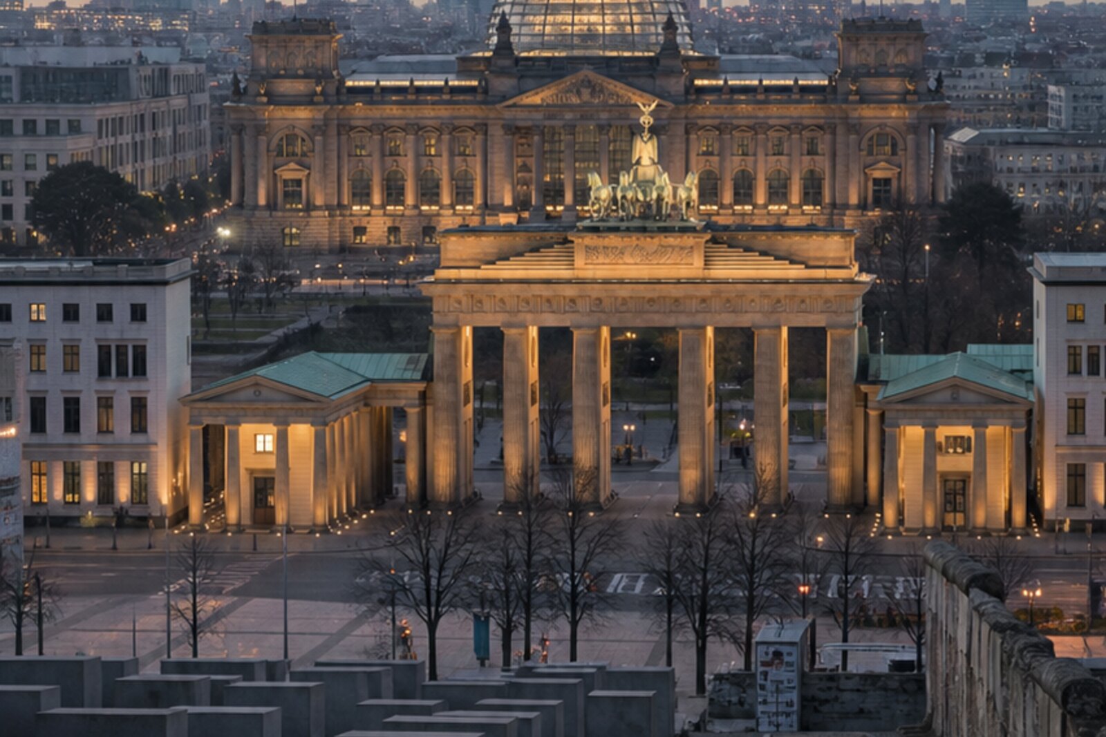 Generated route cover: “Brandenburg Gate and the new center: power, memory, empty spaces”