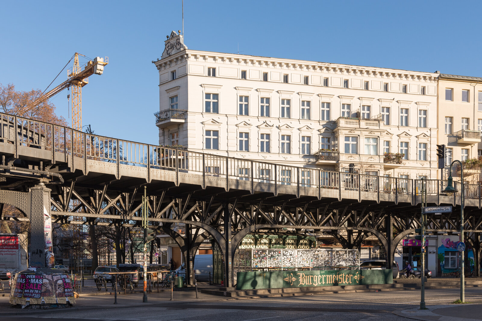 The Schlesisches Tor elevated railway viaduct with the Burgermeister burger stand