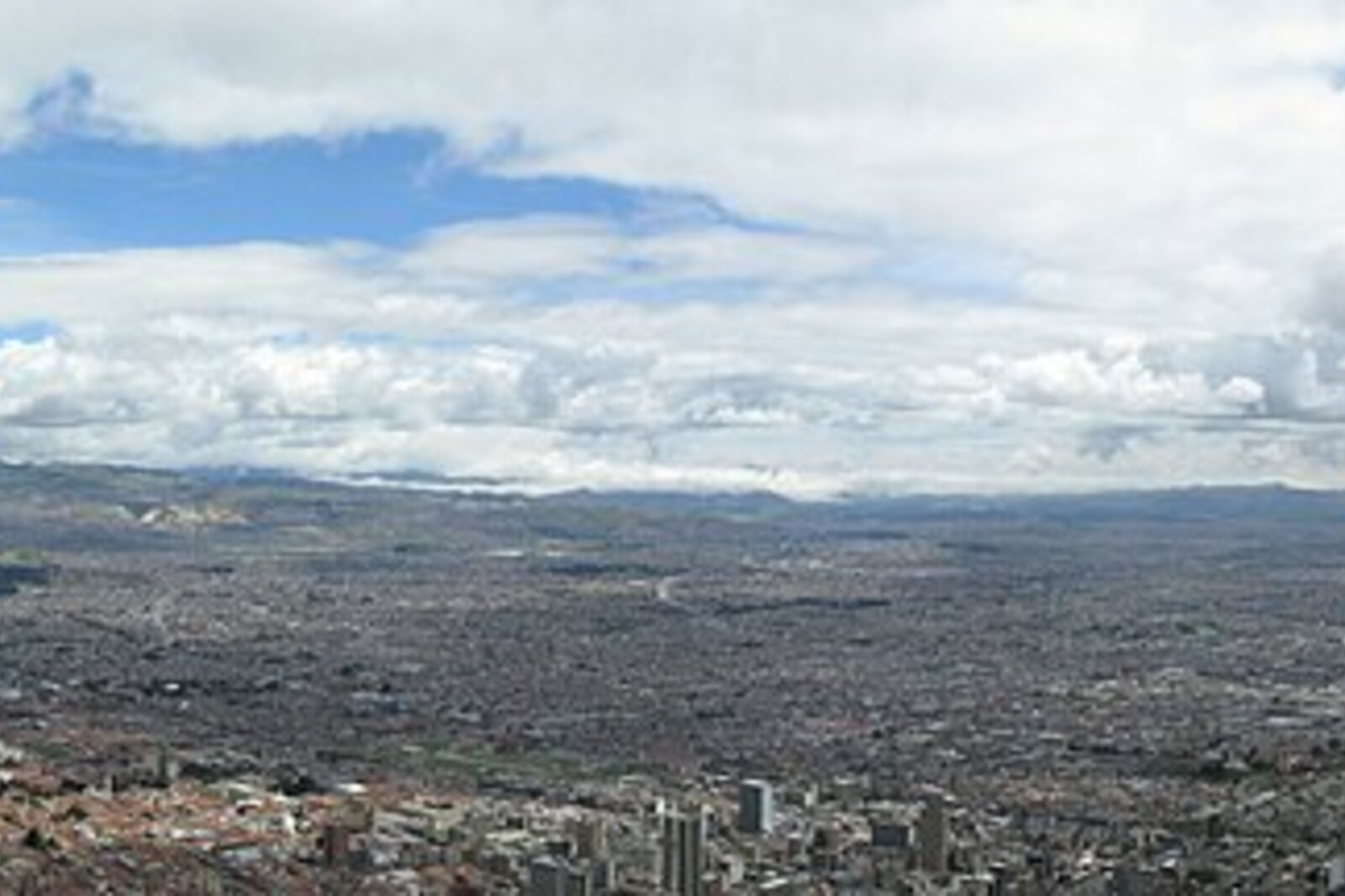 Panorama of Bogotá from the Monserrate viewing platform.