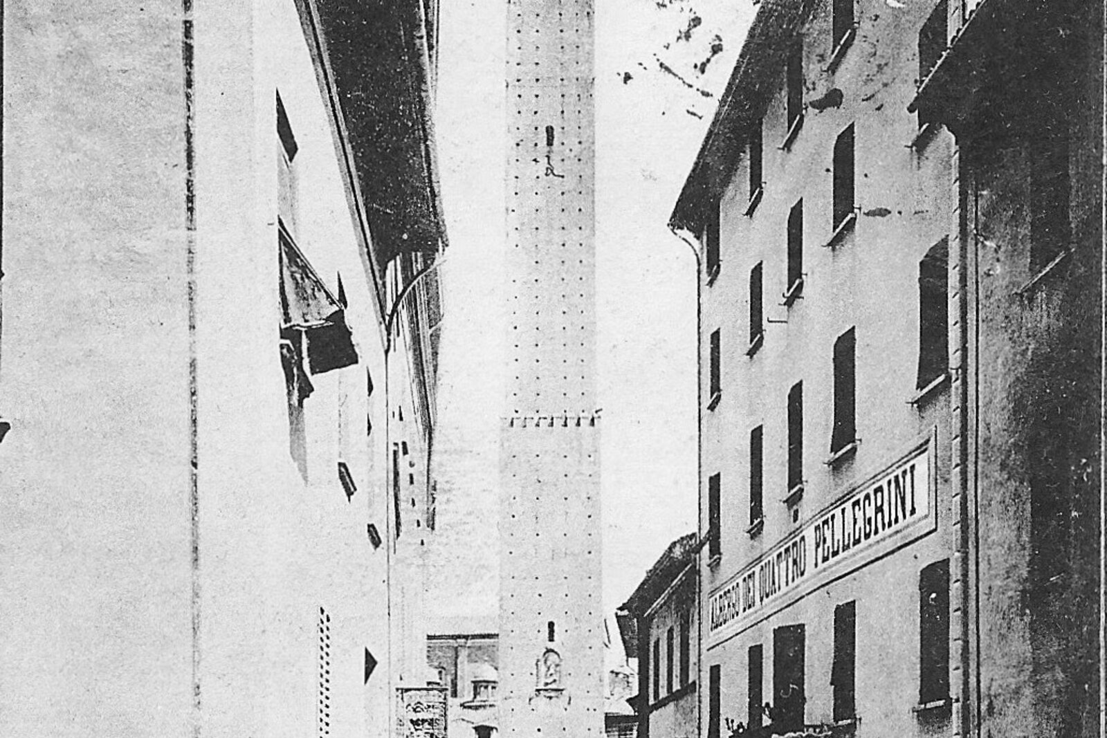 The red Mercato di Mezzo building with arches at the entrance