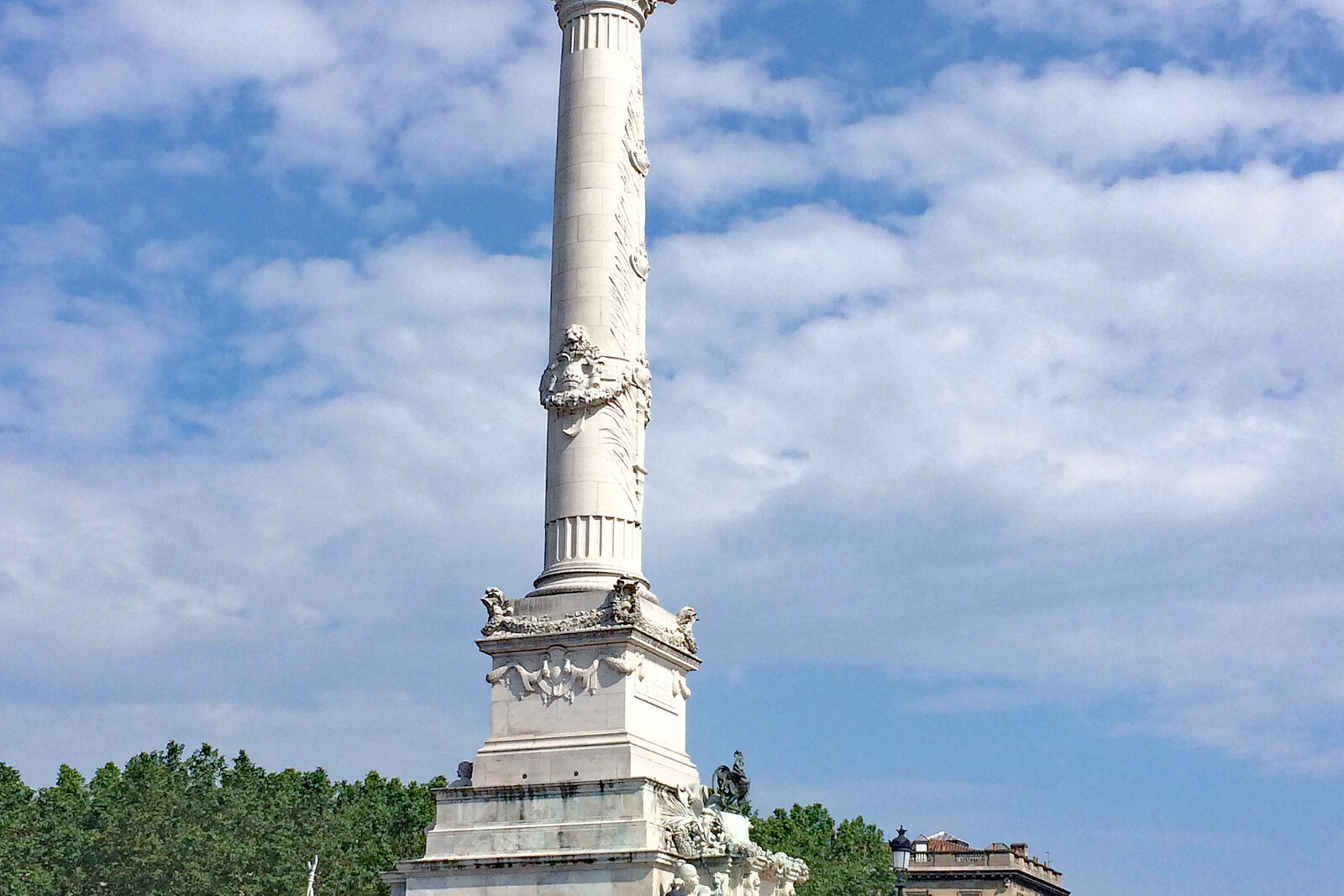 Monument aux Girondins and the spacious Place des Quinconces in Bordeaux.