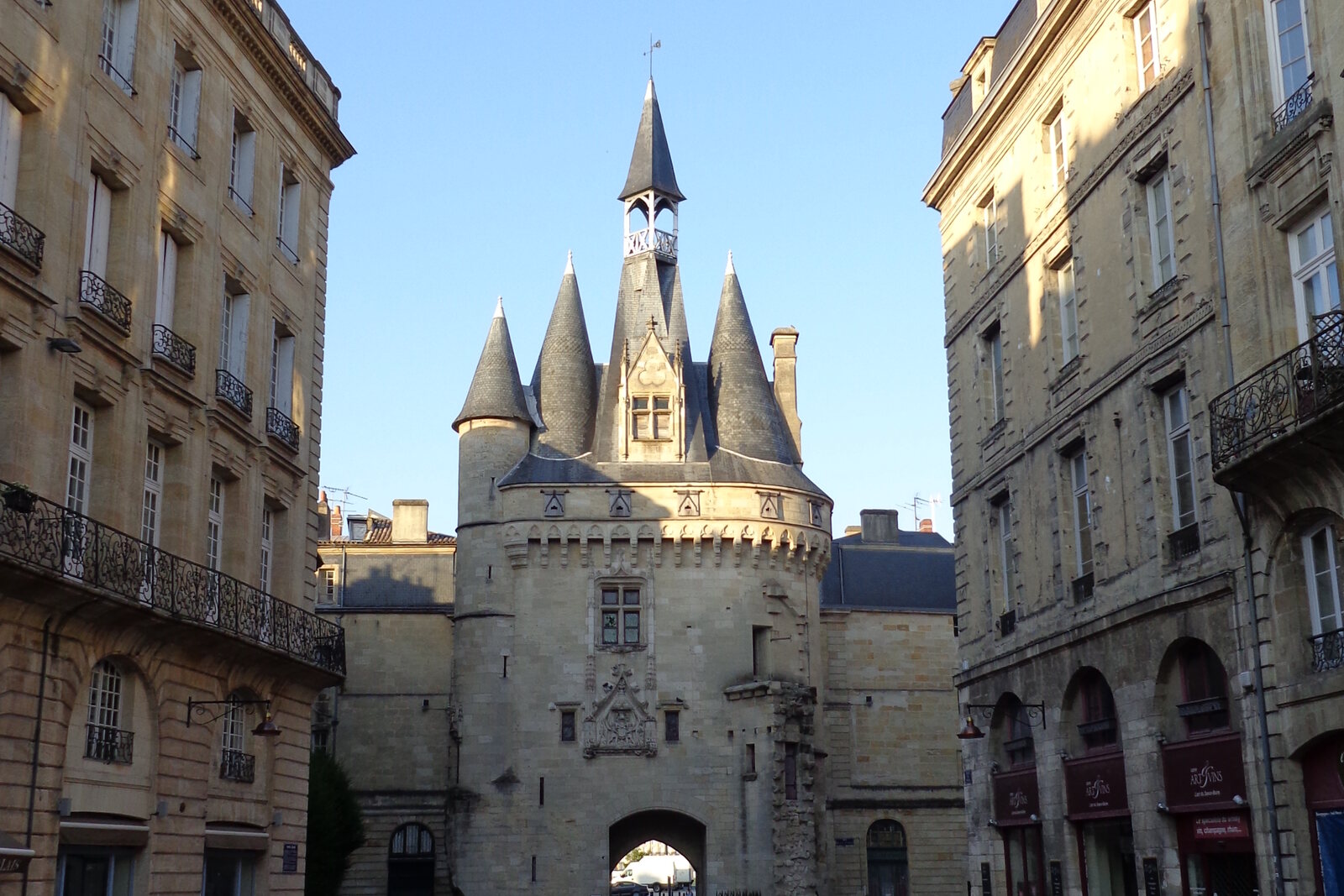 Porte Cailhau tower at Bordeaux’s old river entrance.