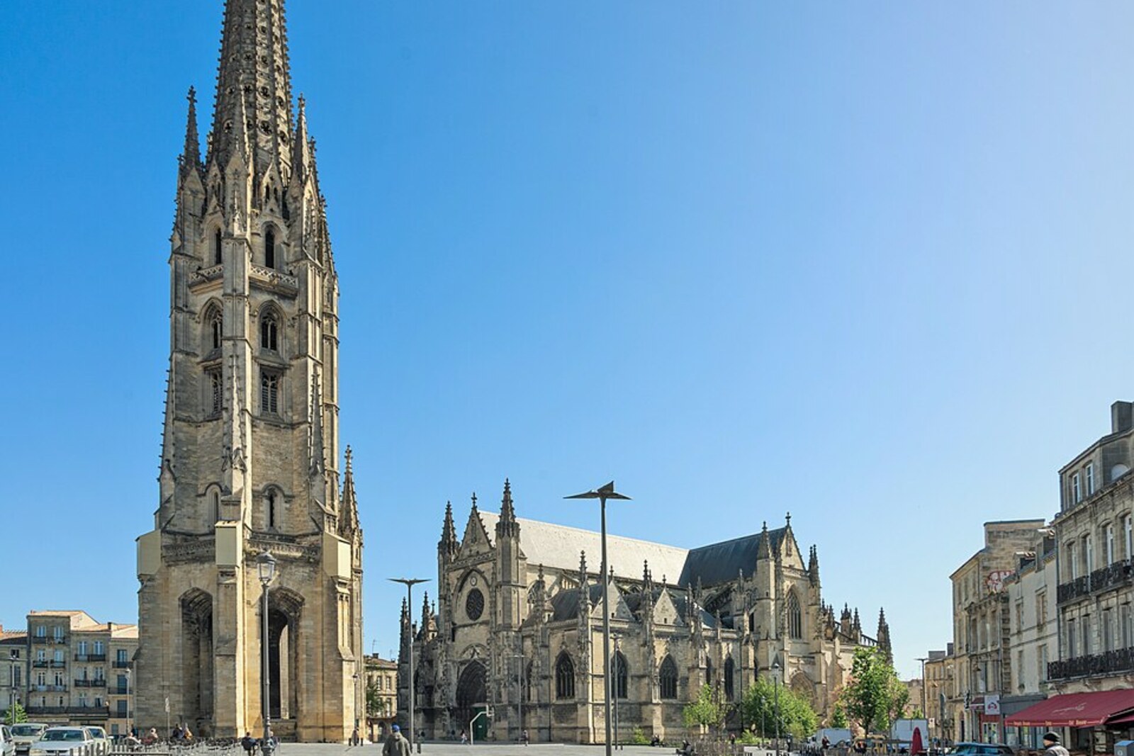 Saint-Michel Basilica and Place Meynard beneath the freestanding bell tower
