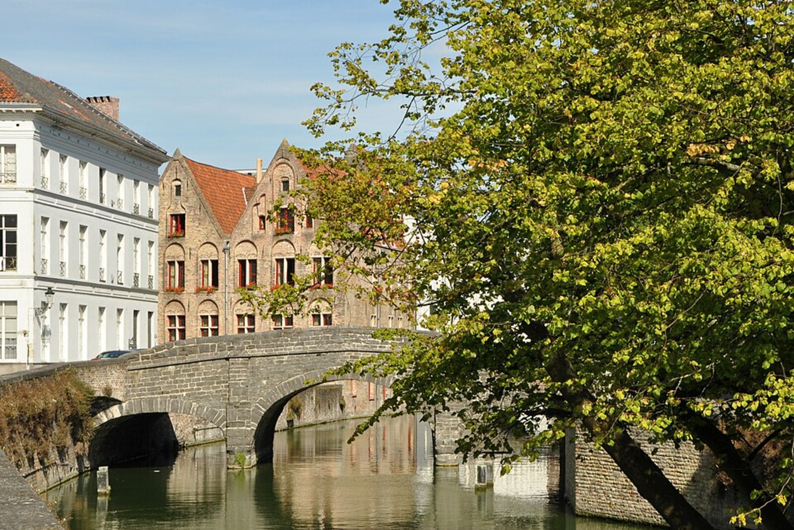 Augustijnenbrug over the quiet Augustijnenrei canal.