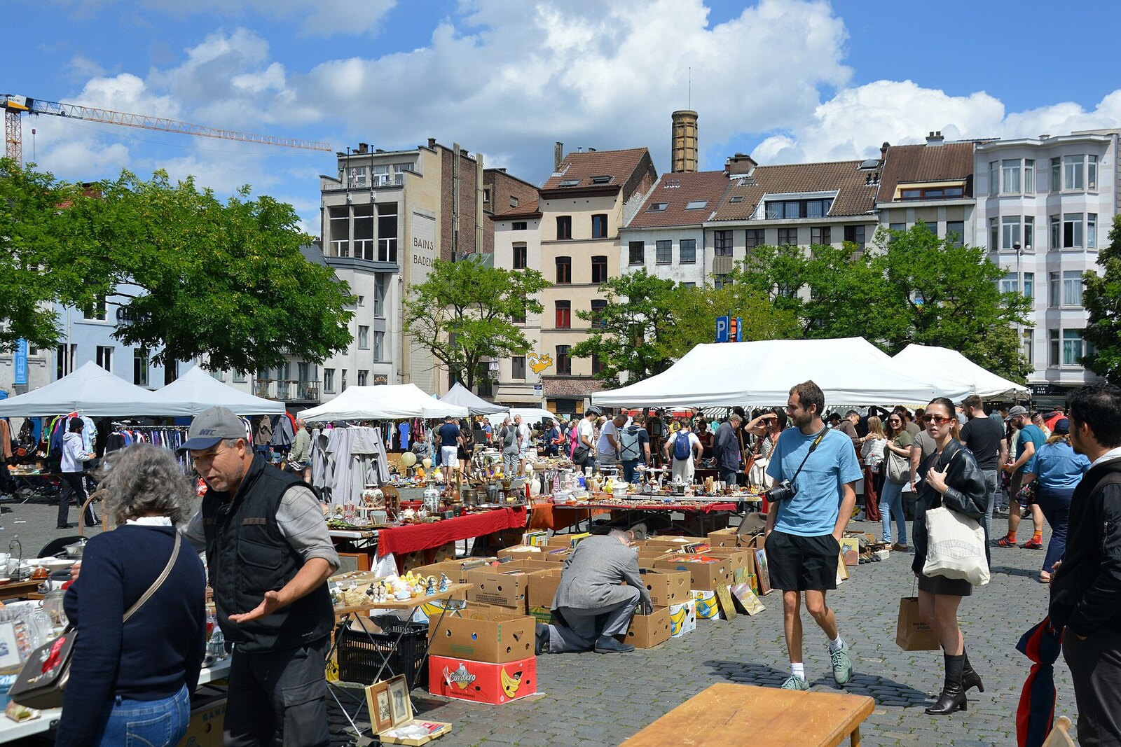 Tables at the flea market on Place du Jeu de Balle.