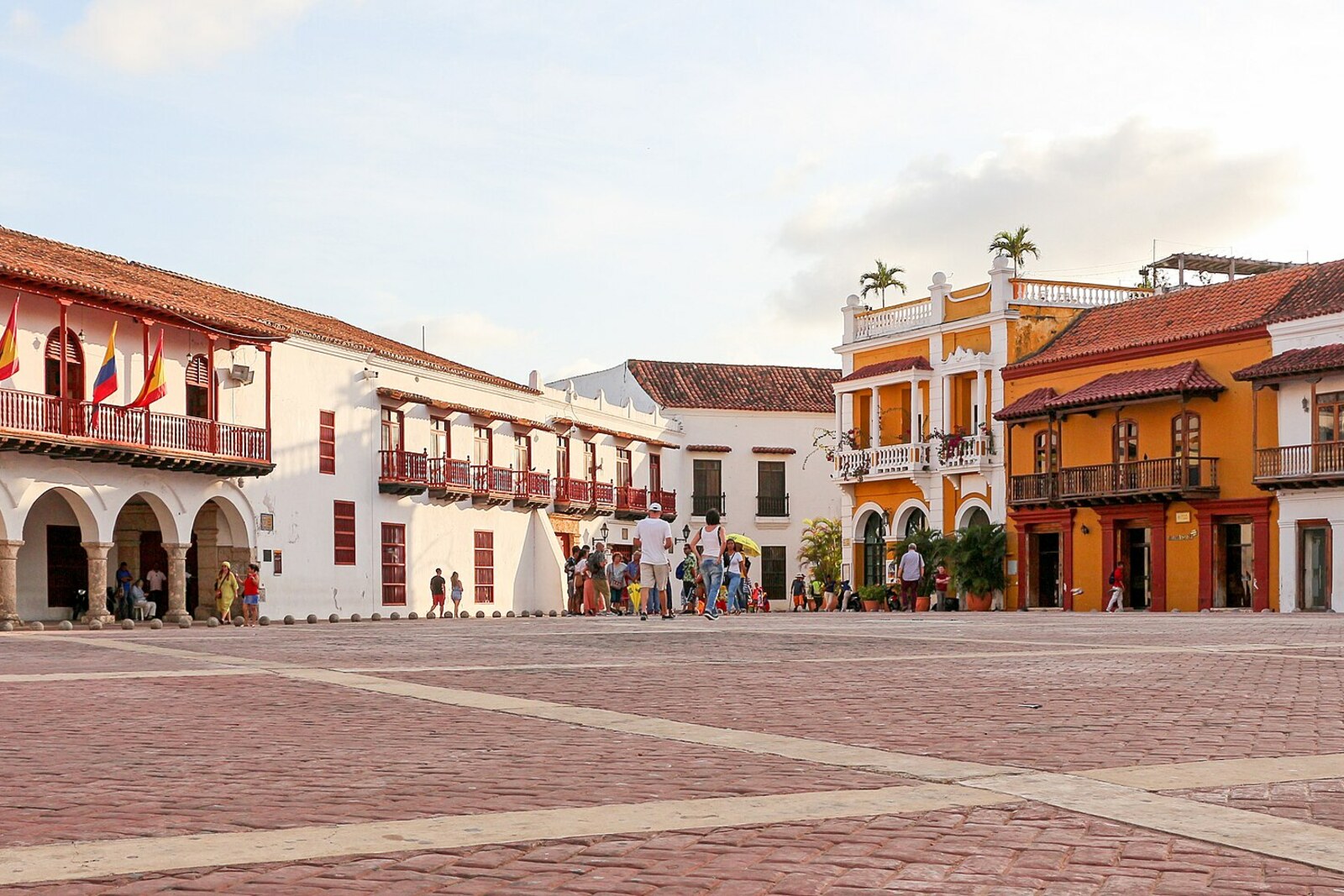 Plaza de la Aduana in old Cartagena.