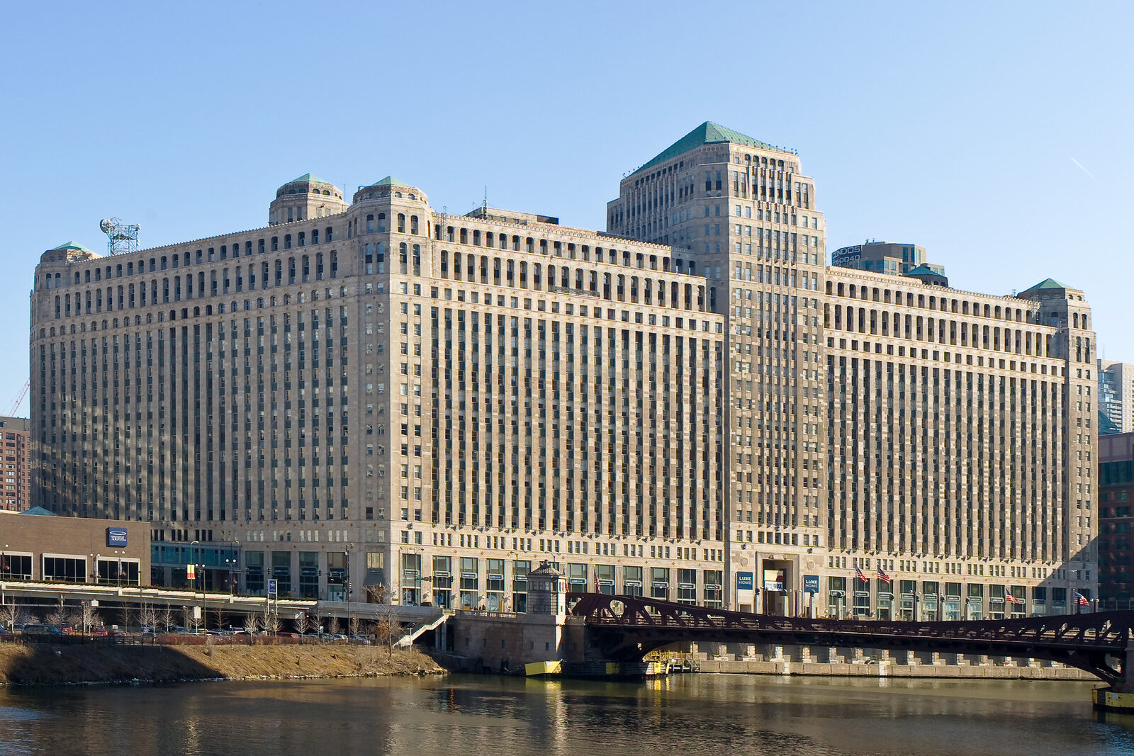 The facade of theMART along the Chicago River.