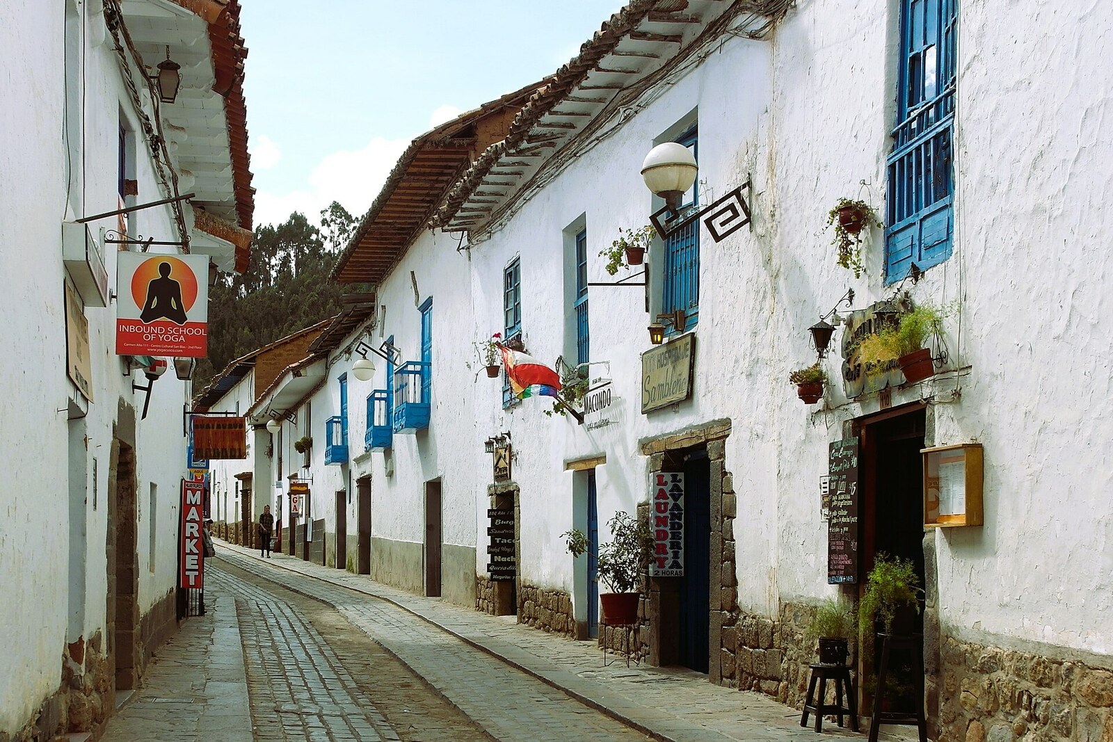 Rue Carmen Alto à San Blas, contexte de la Casa Mérida et des ateliers voisins