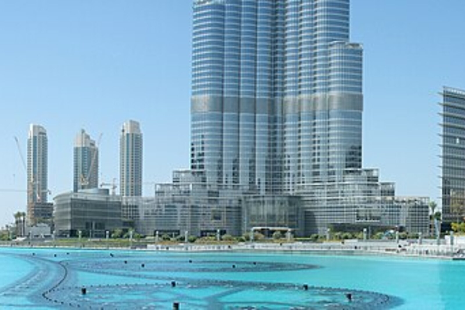 Insel Burj Park und Skulptur Wings of Mexico