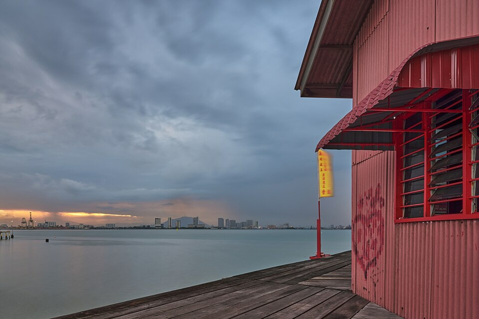 Morning view of Tan Jetty and the water by Penang’s Clan Jetties