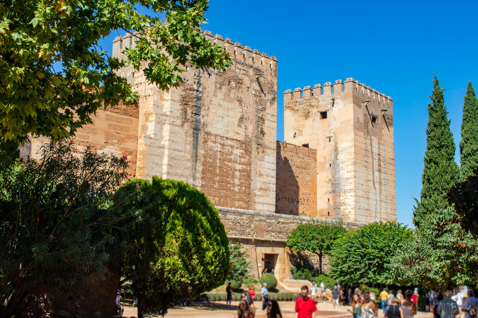 Plaza de los Aljibes between the Alcazaba and the palace areas of the Alhambra.