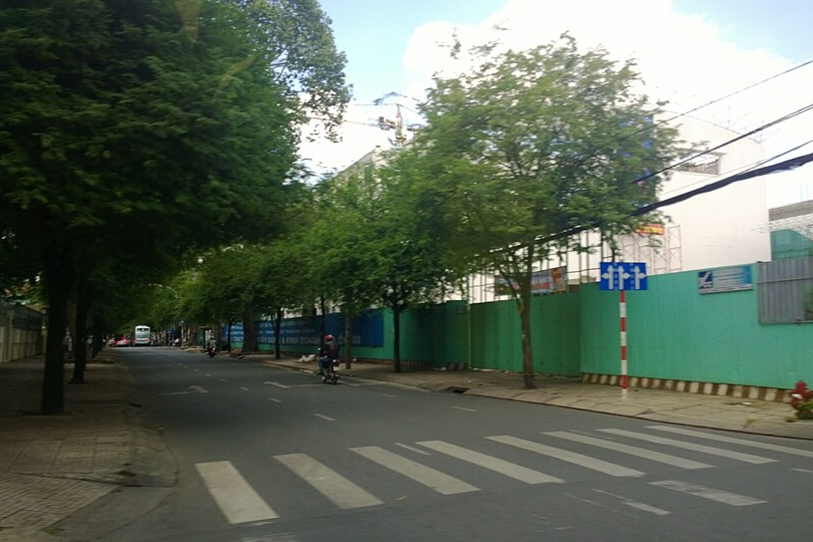 Calle Bà Huyện Thanh Quan en el Distrito 3: el contexto real de las villas cerradas, no una foto del interior de la Mansión Phương Nam.