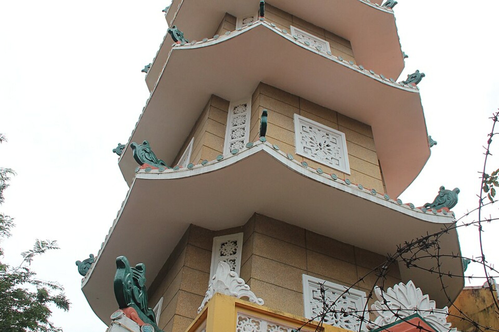 Xá Lợi Pagoda in Ho Chi Minh City: an accurate photograph of the site, used after a separate Freedom of Panorama risk review.