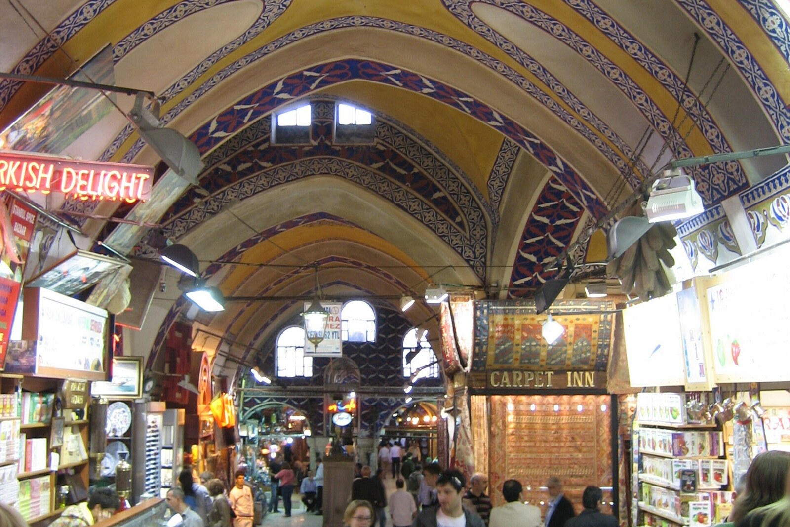 An interior passage of the Grand Bazaar