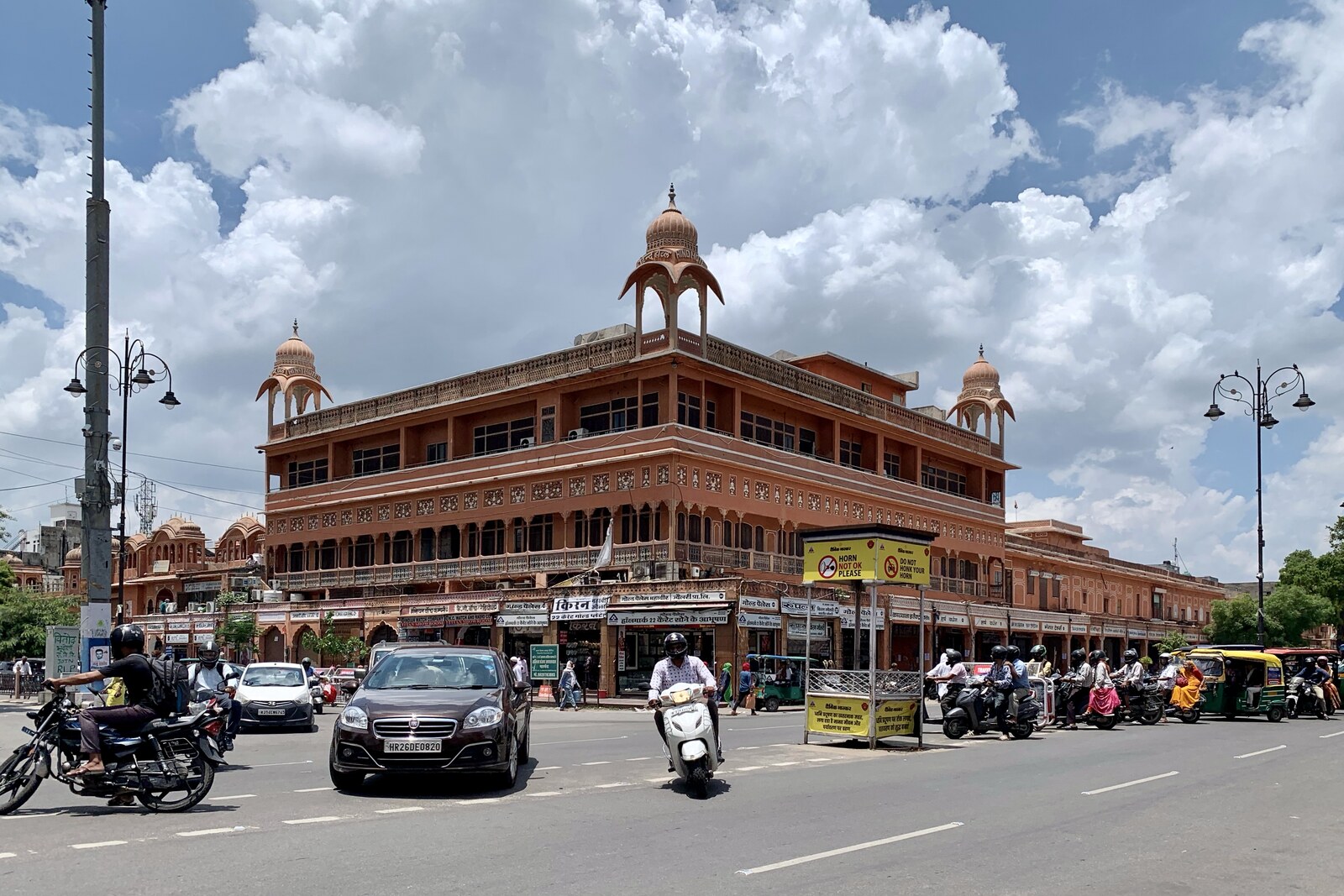 Tripolia Bazaar près de la porte Tripolia