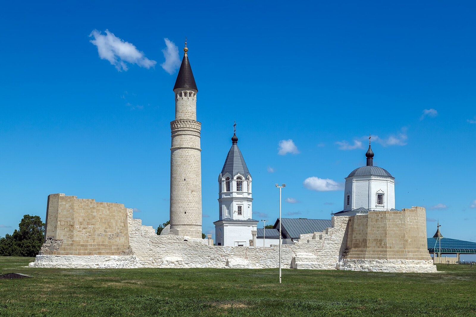 The ruins of the Cathedral Mosque and the Great Minaret in Bolgar.