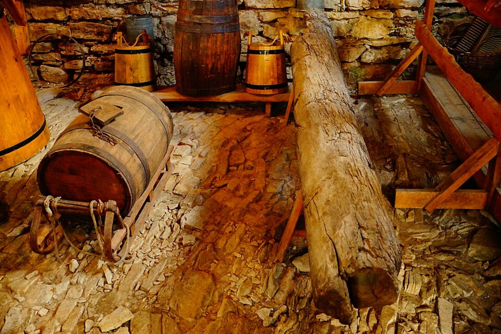 Wooden water pipes and Portomoinya washhouse fixtures in a Yelabuga ravine