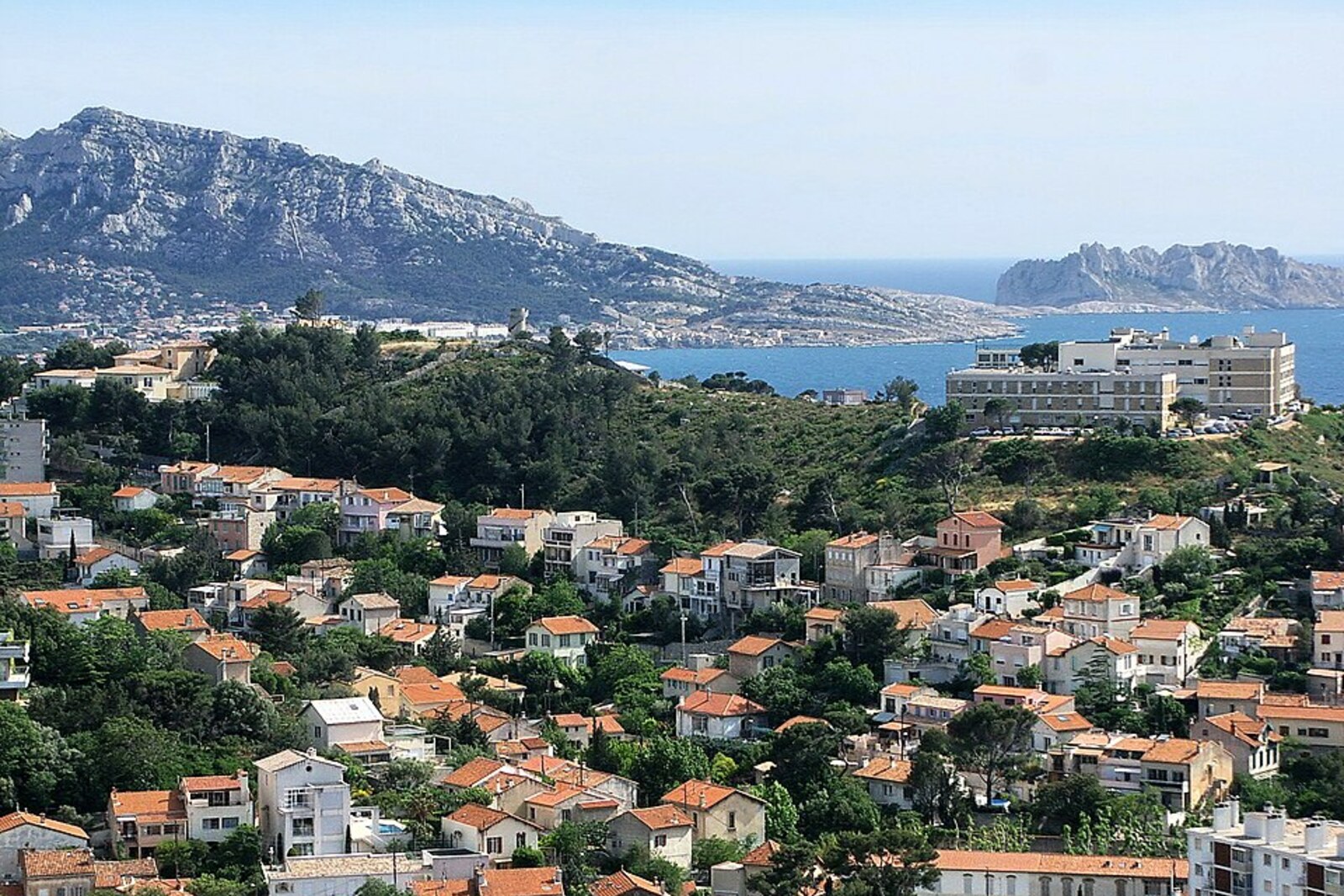 The Roucas-Blanc district on a slope in Marseille