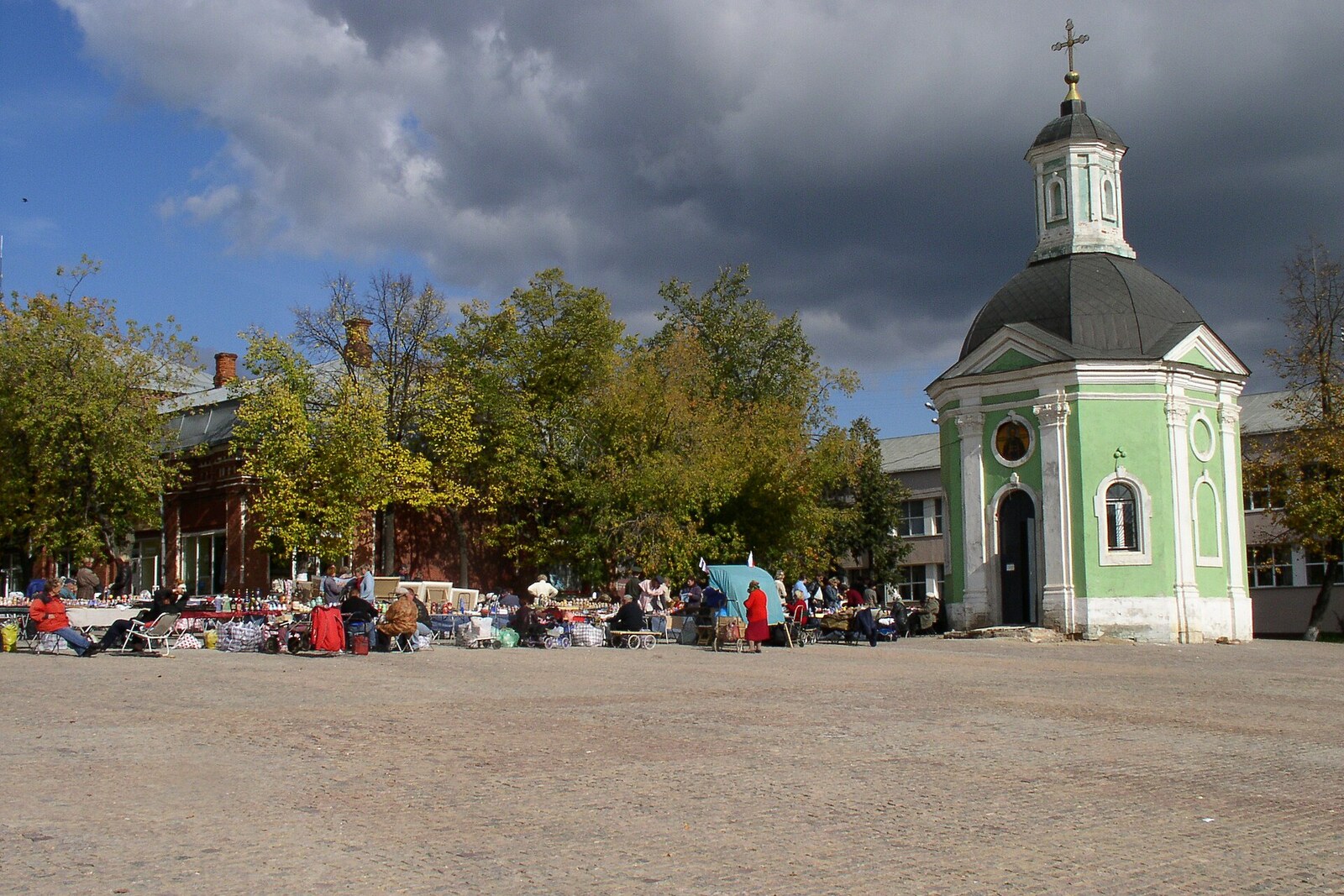 Krasnogorskaya Square and the Trading Rows in front of the Trinity Lavra of St. Sergius.