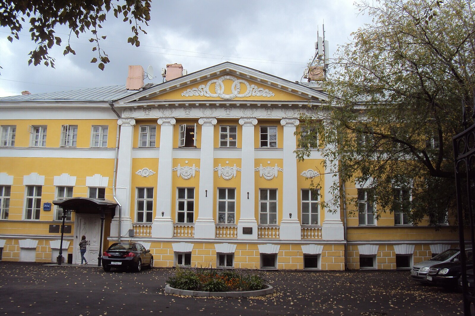Main house of the Dolgov–Zhemochkin Estate