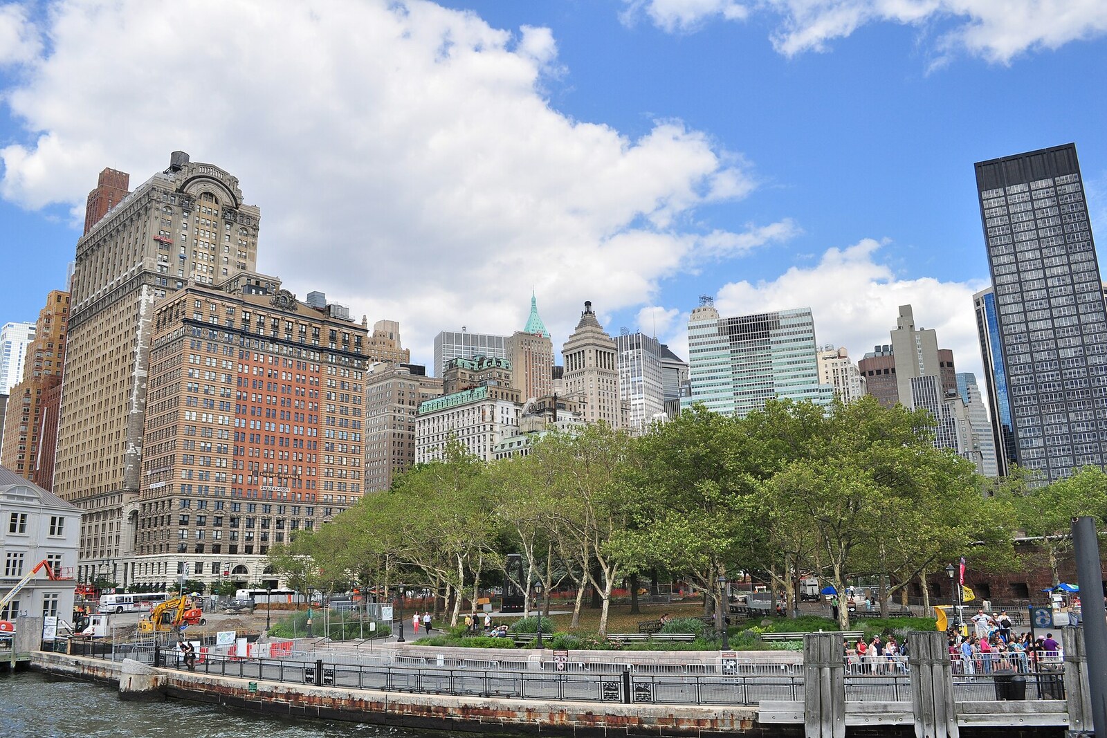 Vue sur The Battery et Lower Manhattan depuis le port.