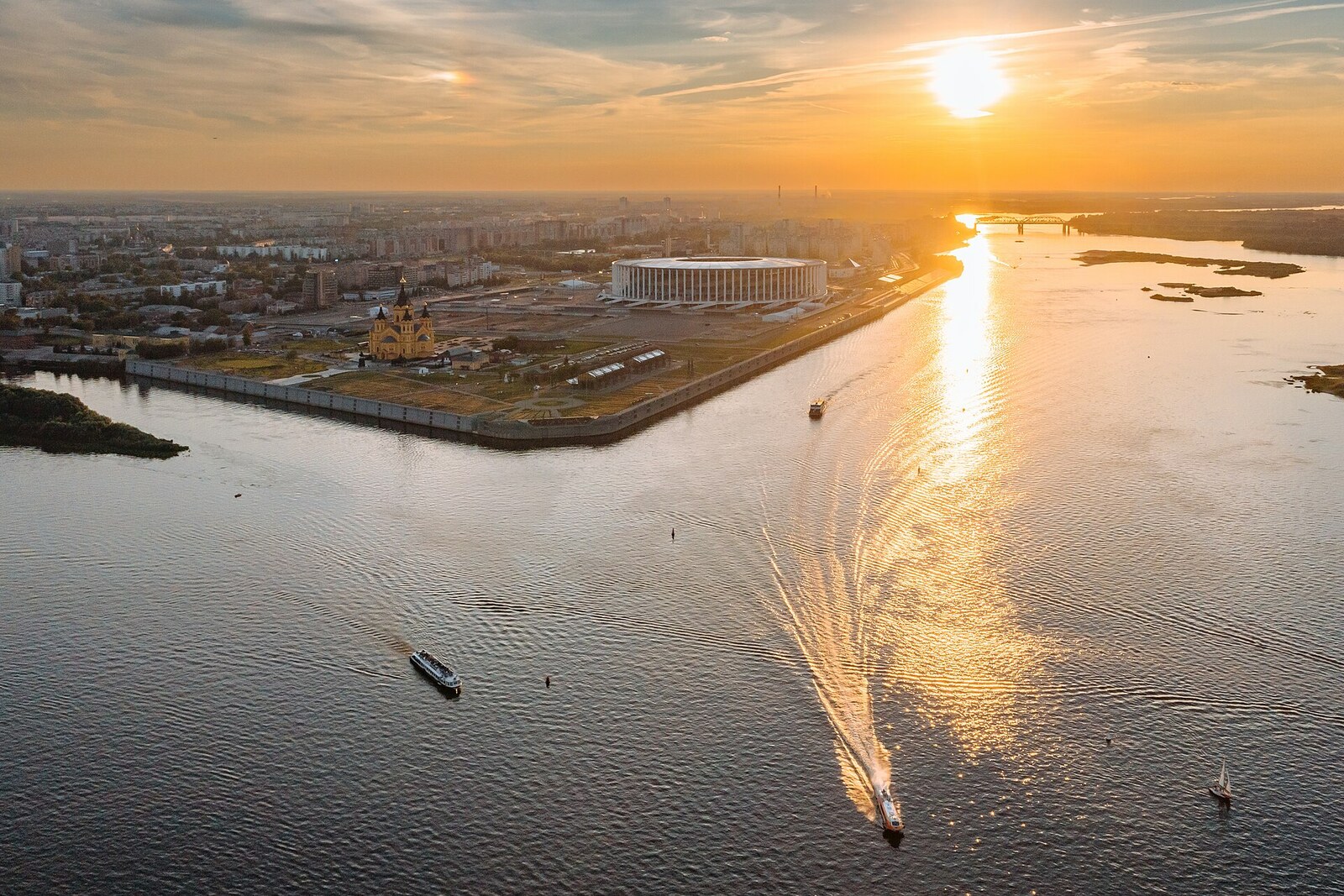 Strelka at the confluence of the Oka River and the Volga River, with a panorama of both banks