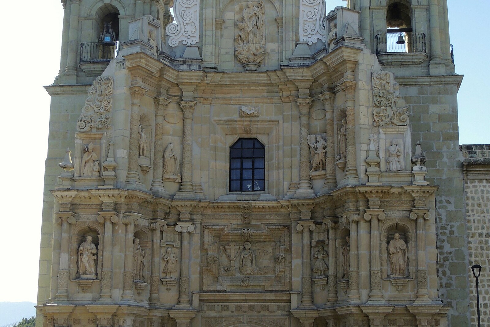 Plaza de la Danza in Oaxaca with a view of the Basílica de la Soledad