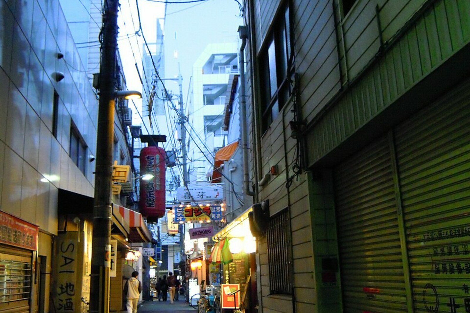 Doguyasuji Shopping Street with kitchenware shops and visitors