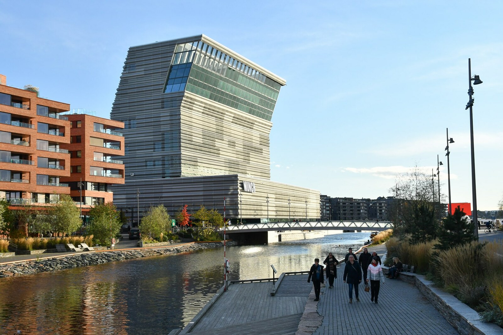 MUNCH by the water in Bjørvika after the museum opened.