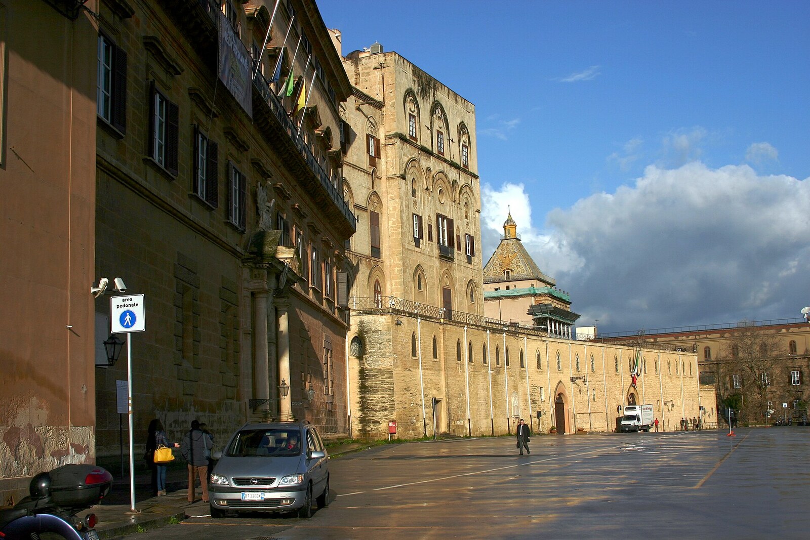 The Norman Palace and the Pisan Tower as seen from the square.