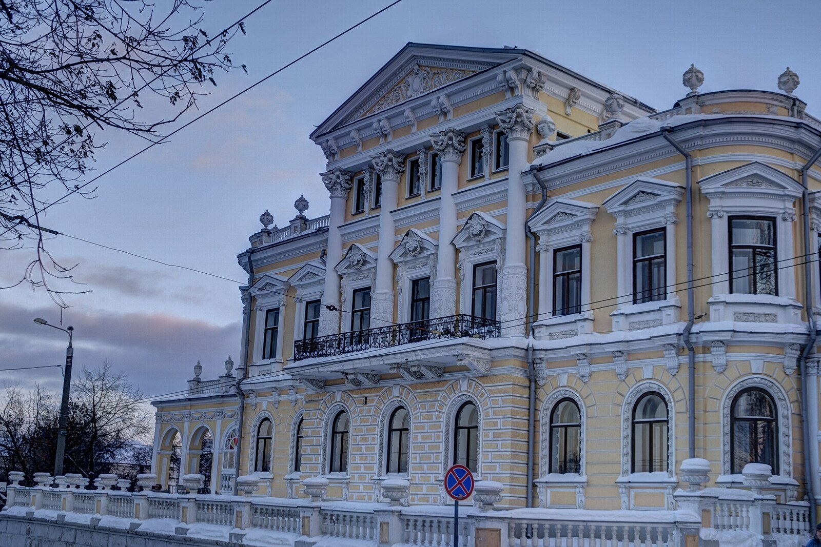 The ceremonial facade of Meshkov House in Perm.