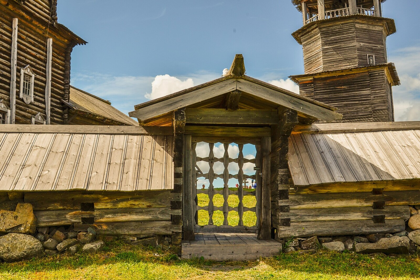 Wooden gates in the enclosure of Kizhi Pogost
