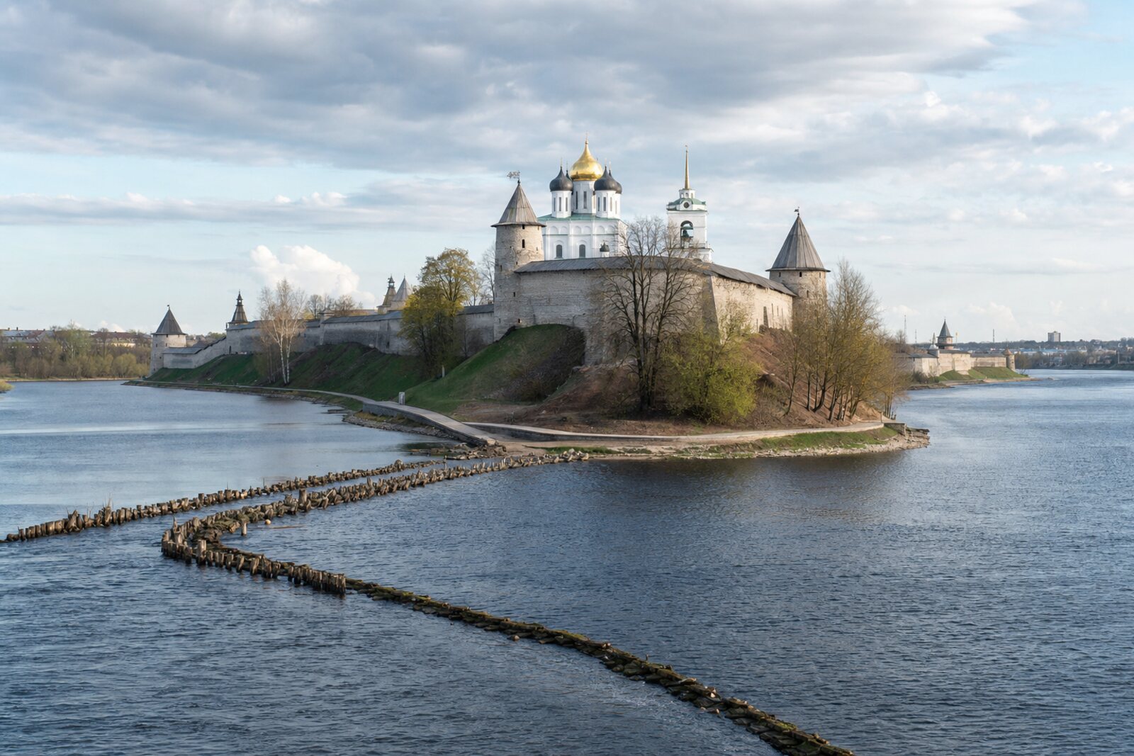An illustration of Pskov Krom on the promontory between two rivers, with a hint of the river grilles.