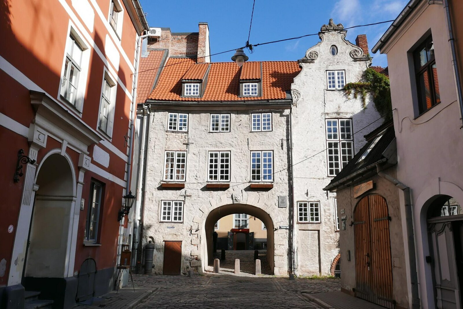 Swedish Gate and the wall line
