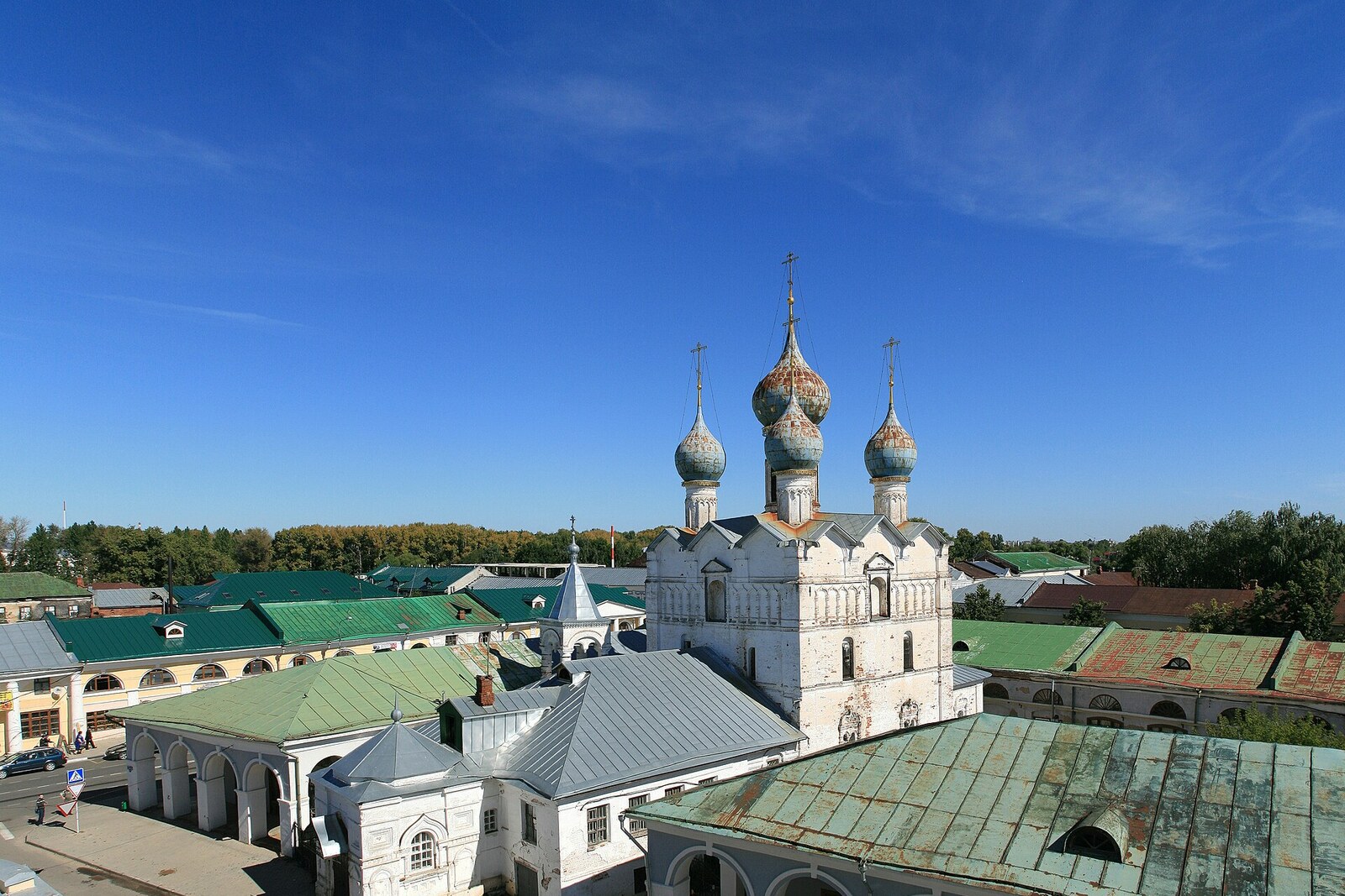 The five-domed Church of the Saviour on the Market Square beside the trading rows of Rostov Veliky.