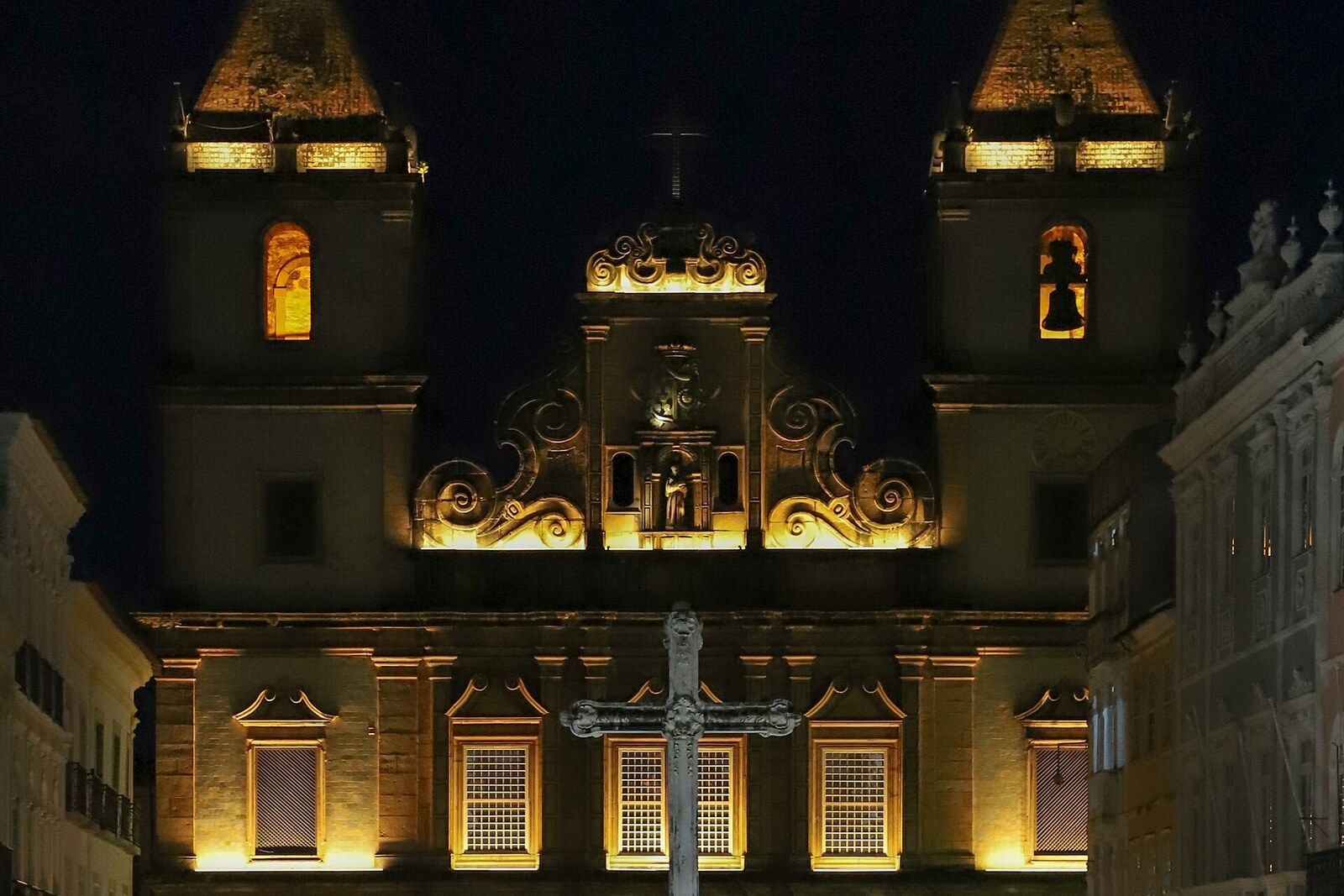 Façade and towers of the Church of São Francisco viewed from the square