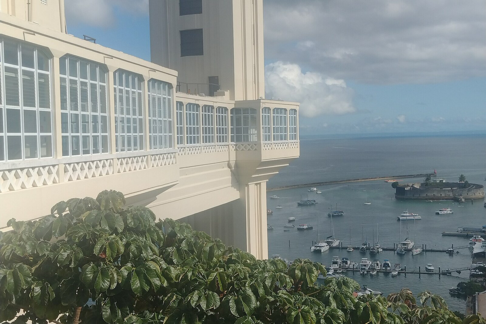 The white tower of Elevador Lacerda above the Comércio district
