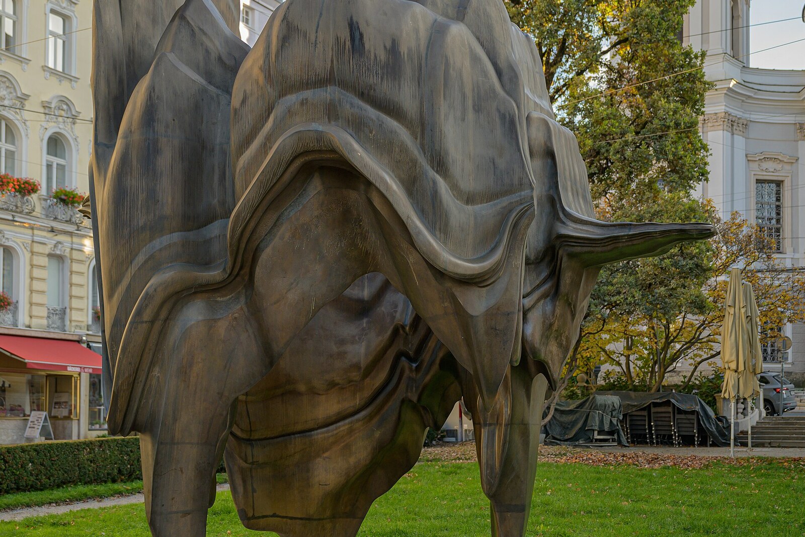 Caldera by Anthony Cragg on Makartplatz