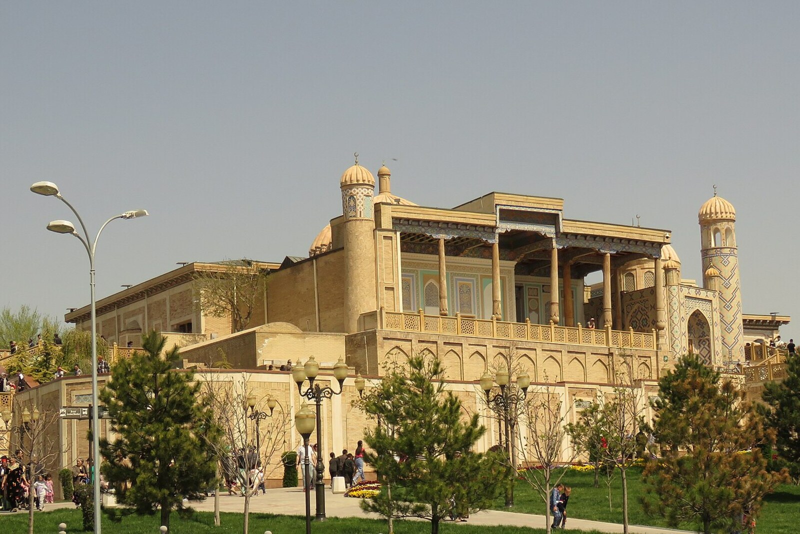 Hazrati Khizr Mosque with a columned aivan and minaret on an elevation