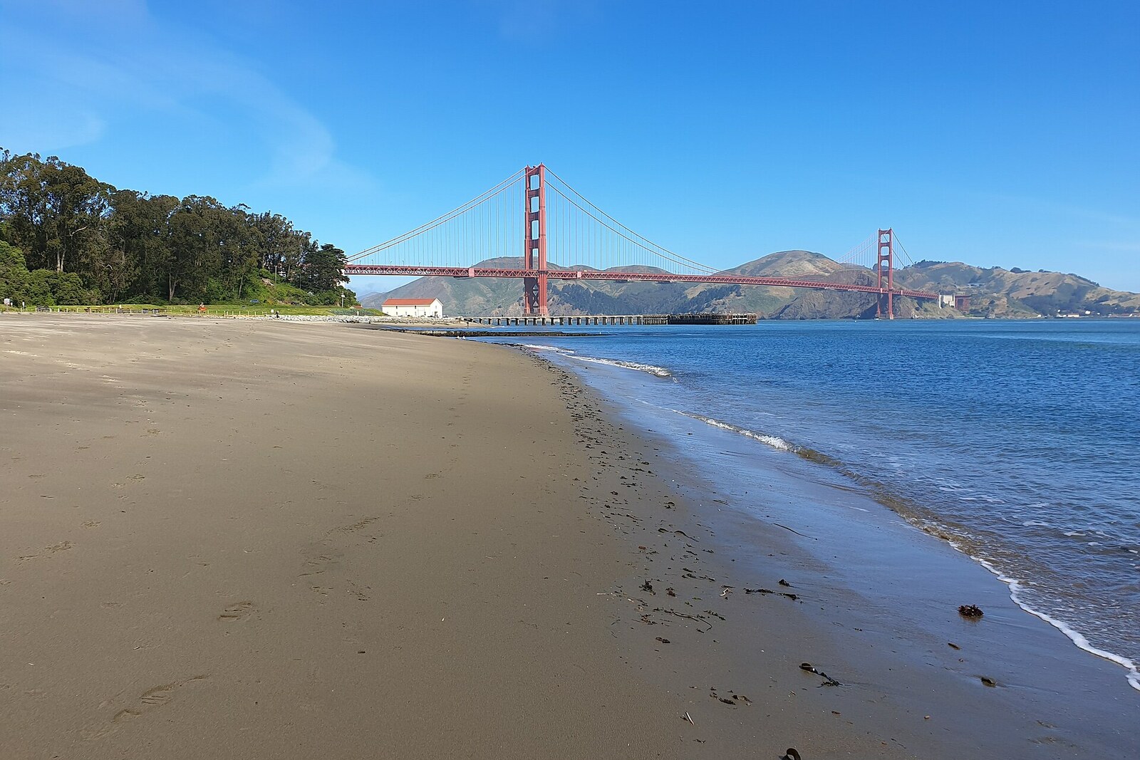 Beach at Crissy Field facing the Golden Gate Bridge