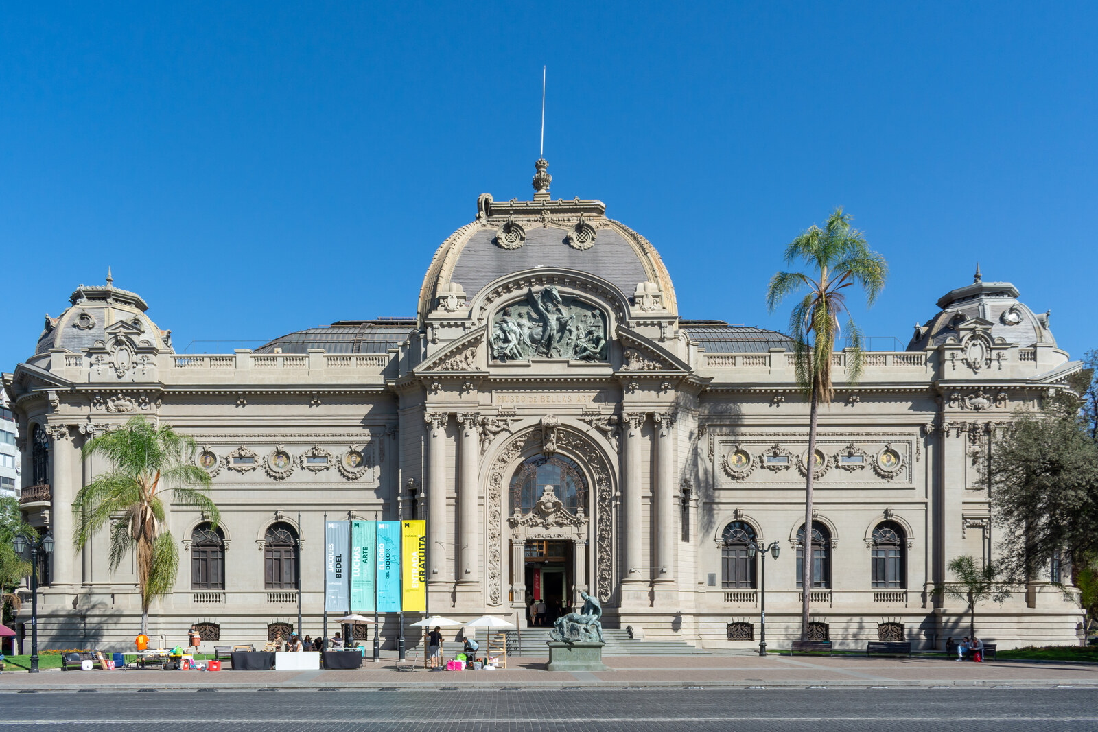 The main façade of the Chilean National Museum of Fine Arts with its glass dome.
