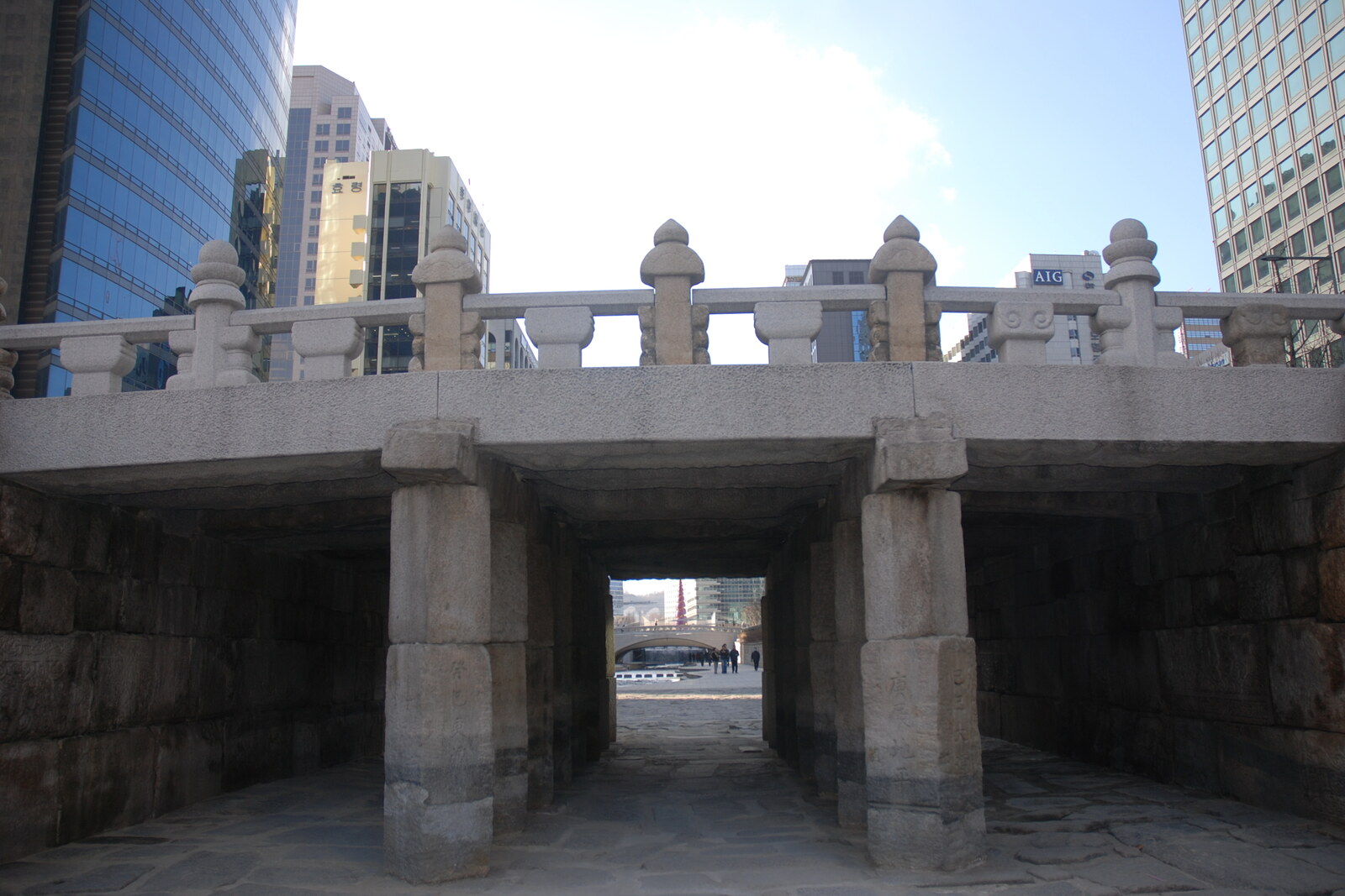 Gwangtonggyo Bridge, a stone bridge over Cheonggyecheon Stream