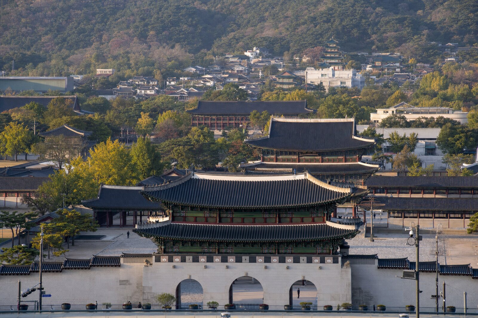 Seoul's northern axis, from Gwanghwamun Gate to the rooftops of Bukchon and the temple courtyard of Jogyesa Temple