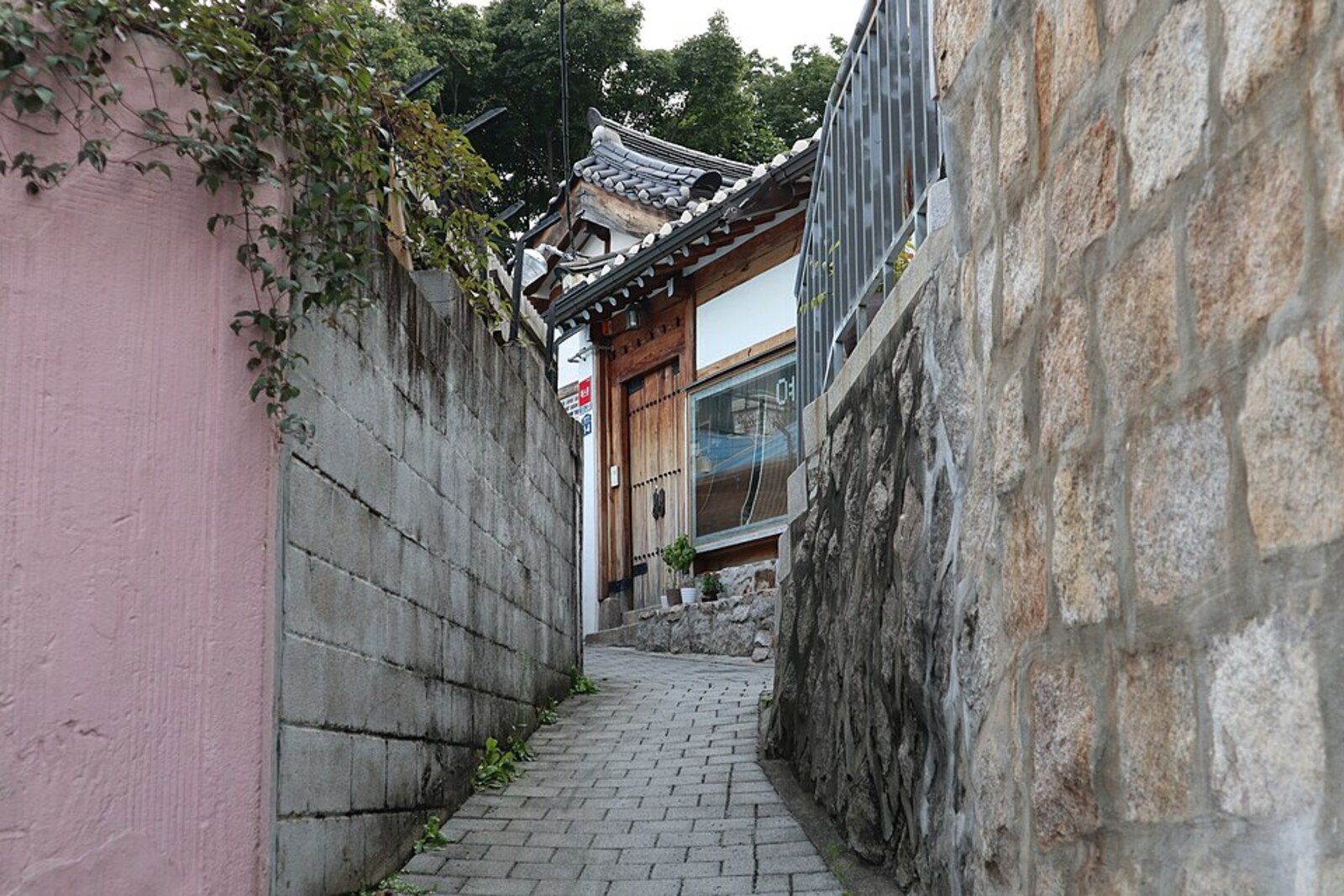 A quiet alley in Bukchon