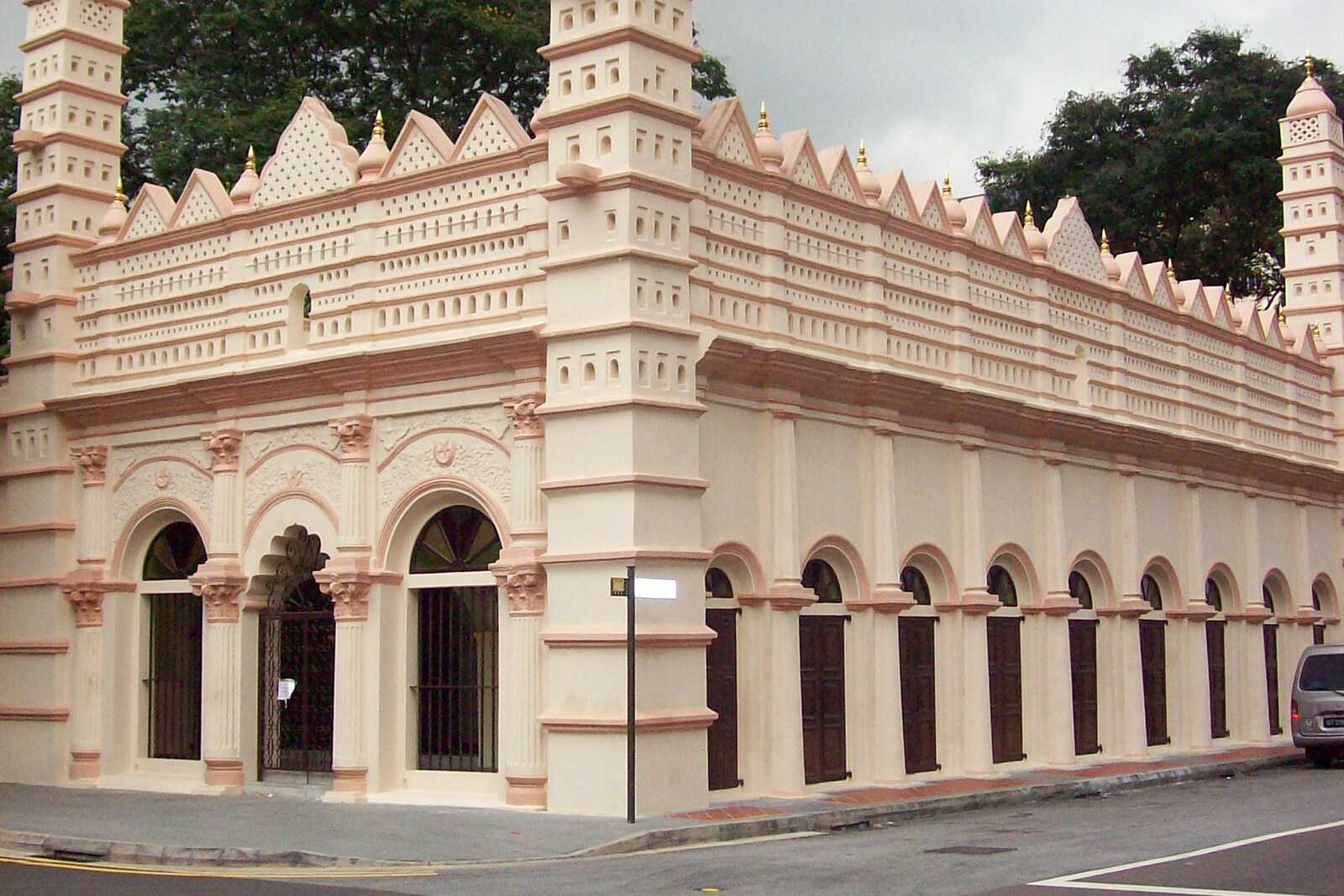 Facade of the Indian Muslim monument Nagore Dargah in Singapore.