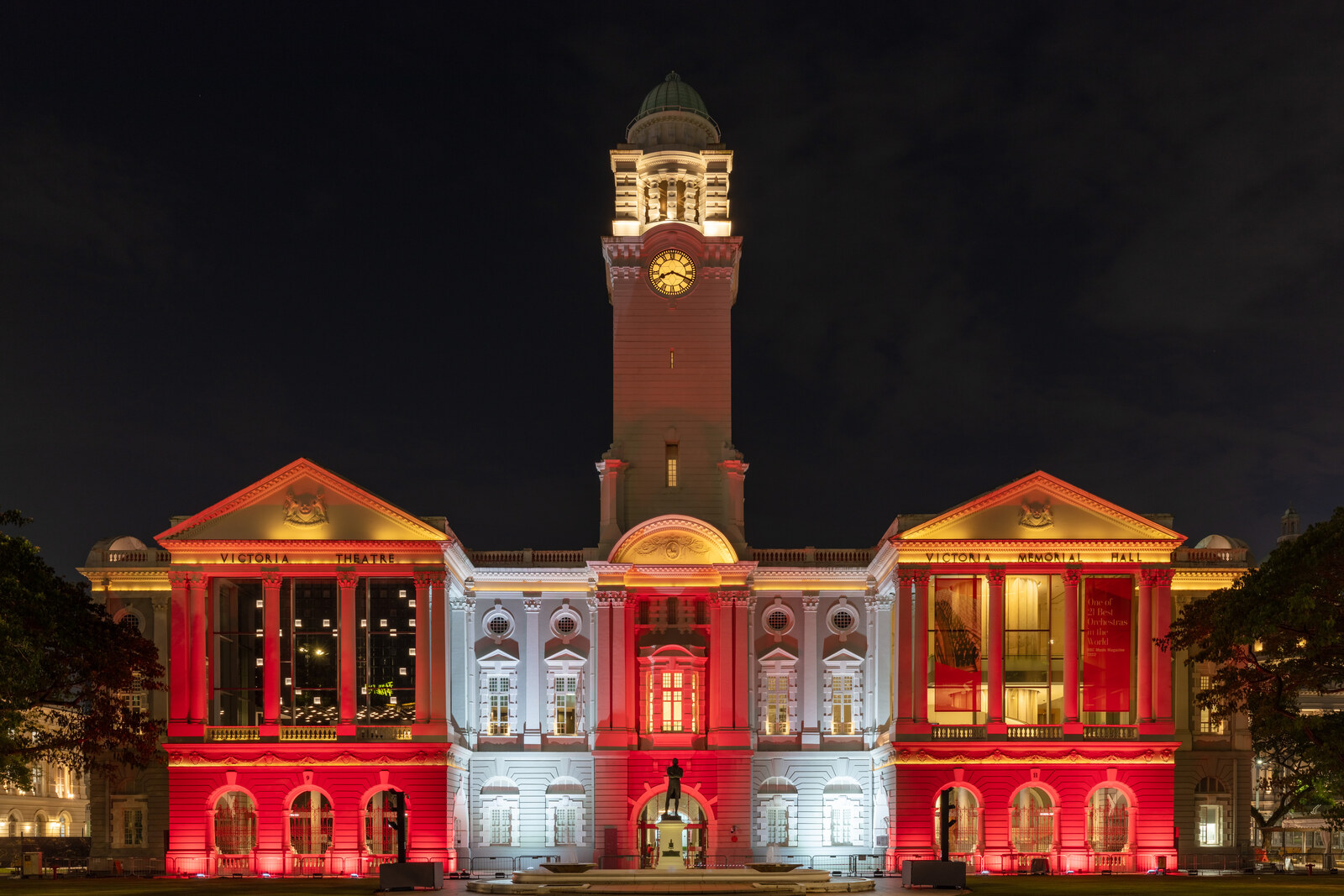 Victoria Theatre and Concert Hall with its clock tower by Empress Place.