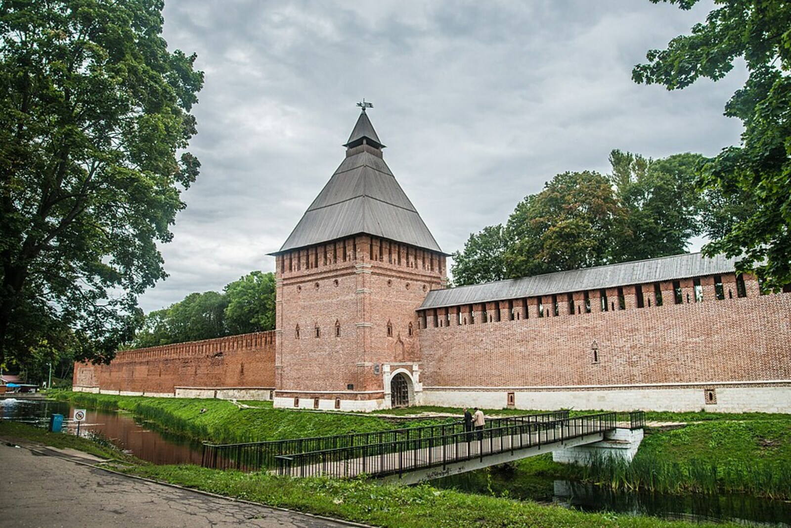 Kopytenskaya Tower of the Smolensk Fortress Wall, with its passageway.