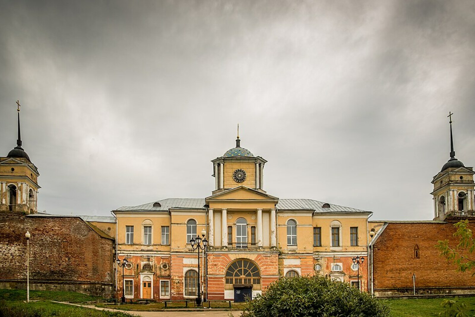 Smolensk's Dnieper Gate viewed from the river.